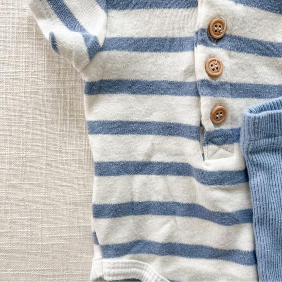 Rachel Zoe baby boy onesie and pant set in white and blue. NB newborn - Picture 2 of 4